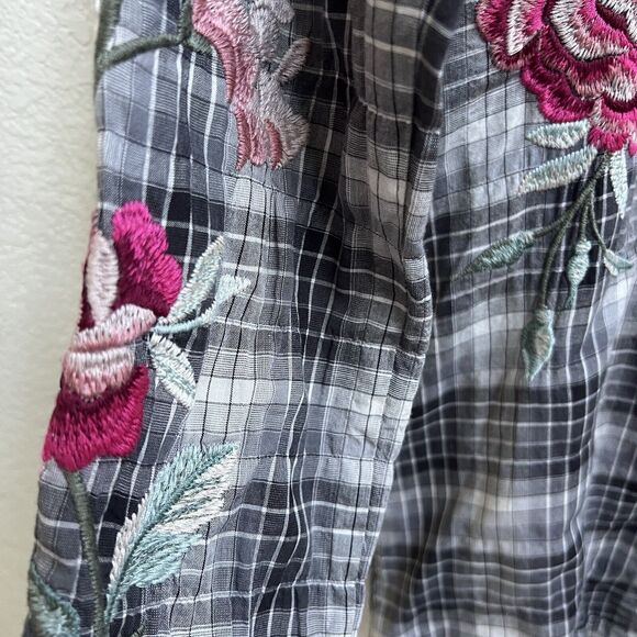 Johnny Was NWT Embroidered Button Up Shirt Plaid Sz S Western Boho Gray Long Slv - Picture 3 of 8